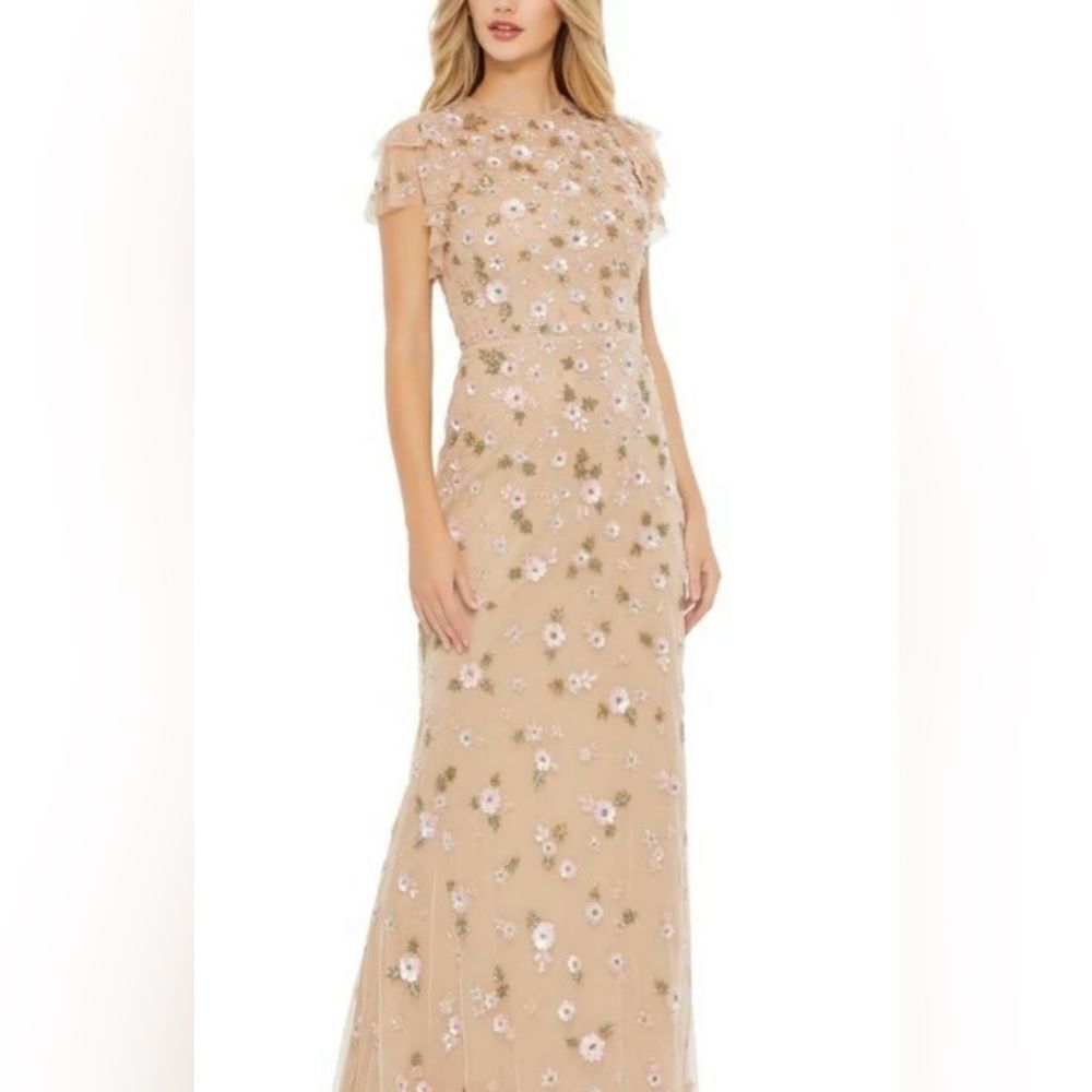 NWT MAC DUGGAL EMBELLISHED HIGH NECK FLUTTER SLEEVE GOWN SIZE 8